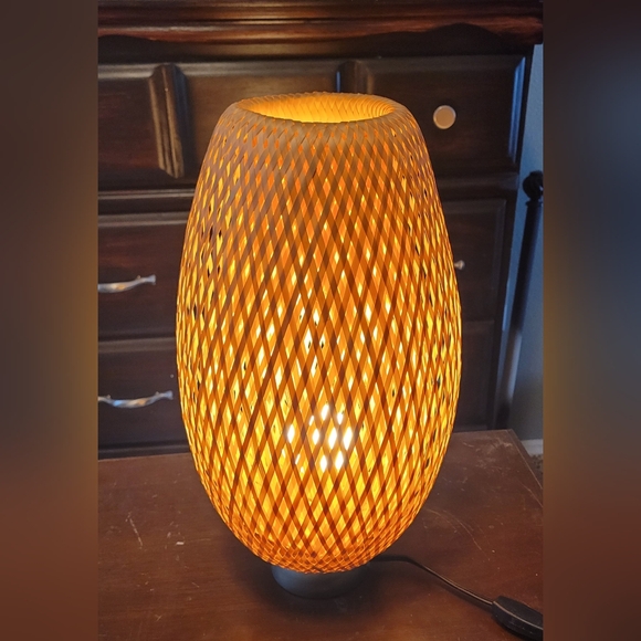 Woven Table Lamp - Picture 1 of 3